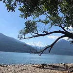 別荘 Rustico Diana Mit Garten Und Seeblick Maccagno