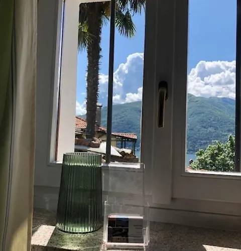 別荘 Rustico Diana Mit Garten Und Seeblick Maccagno